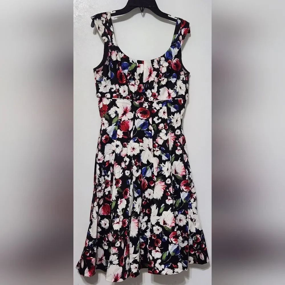 WHBM White House Black Market Womens Fit & Flare Dress Size 4 Floral Sleeveless